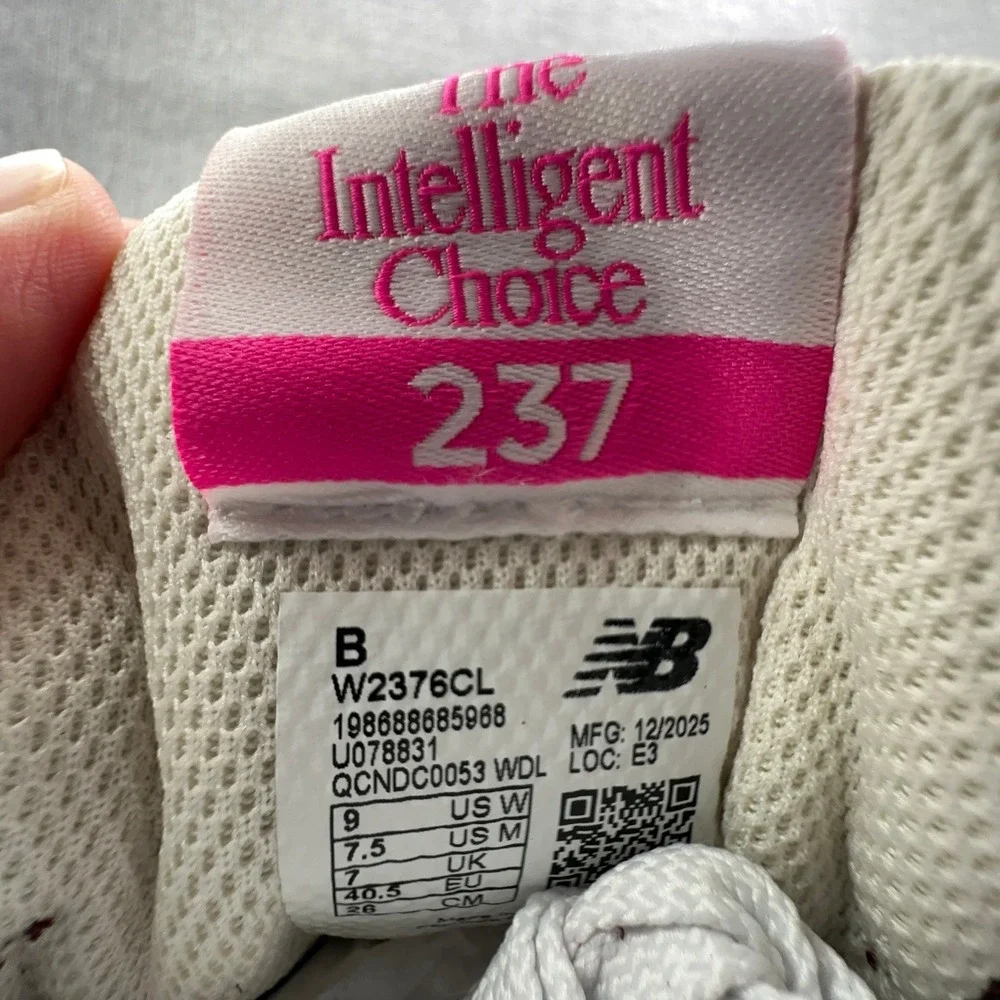 New Balance 237 Sneakers Womens 9 Purple Beige W2376CL Retro Runner Shoes NEW